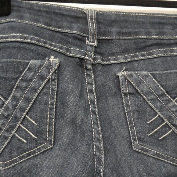 BONGO DENIM | size 5 | Sleek Blue Dark Wash Slim Fit Jeans - Picture 11 of 16